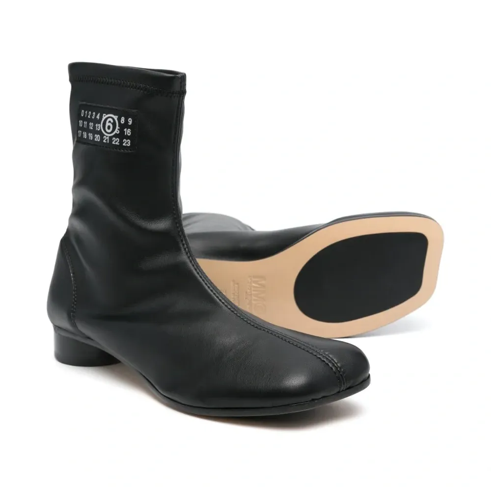 Ботинки с логотипом