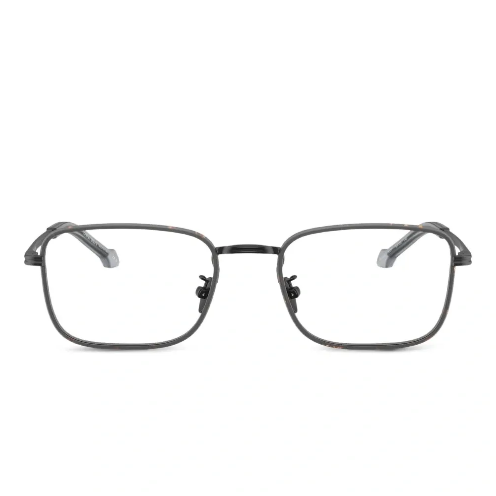 очки в прямоугольной оправе