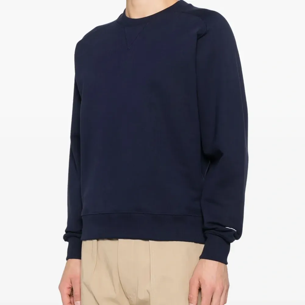 Толстовка с нашивкой-логотипом