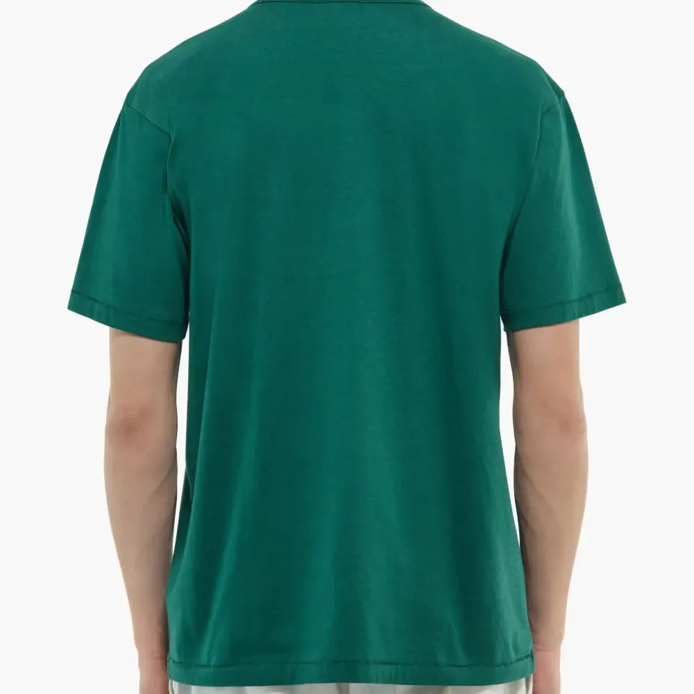 Футболка с вышитым логотипом