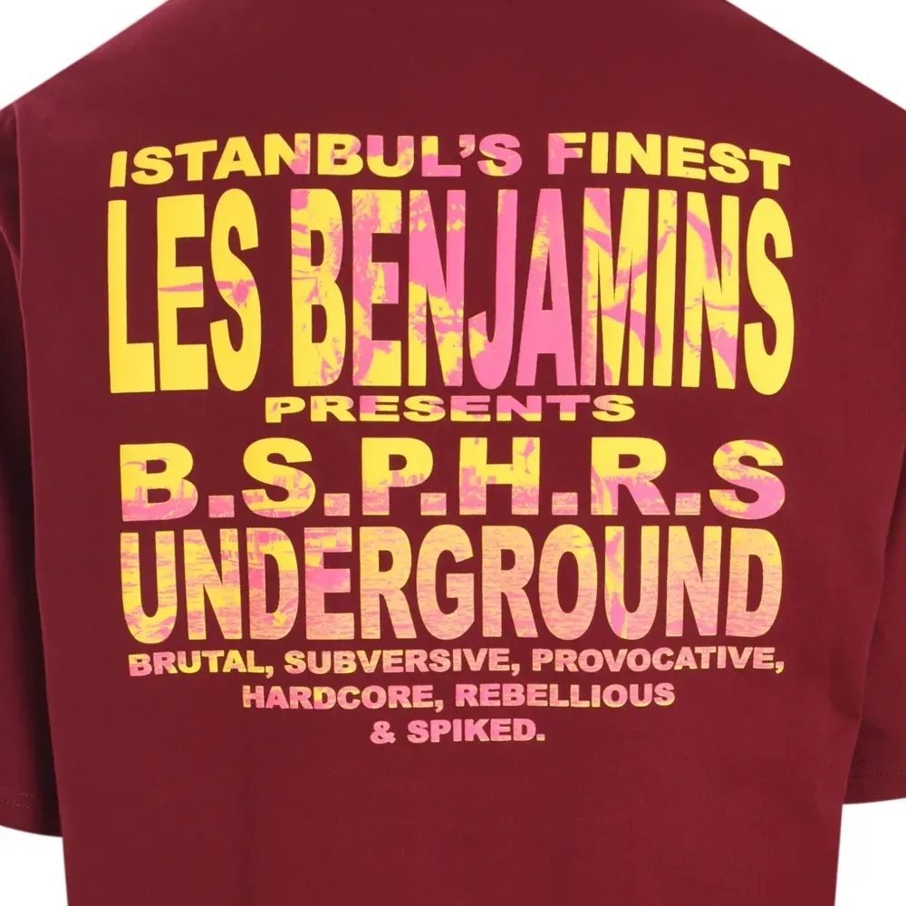 Футболка с графичным принтом Футболка с графичным принтом