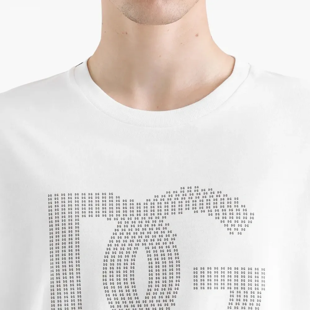 Футболка с логотипом