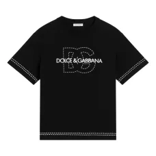 Футболка с вышитым логотипом