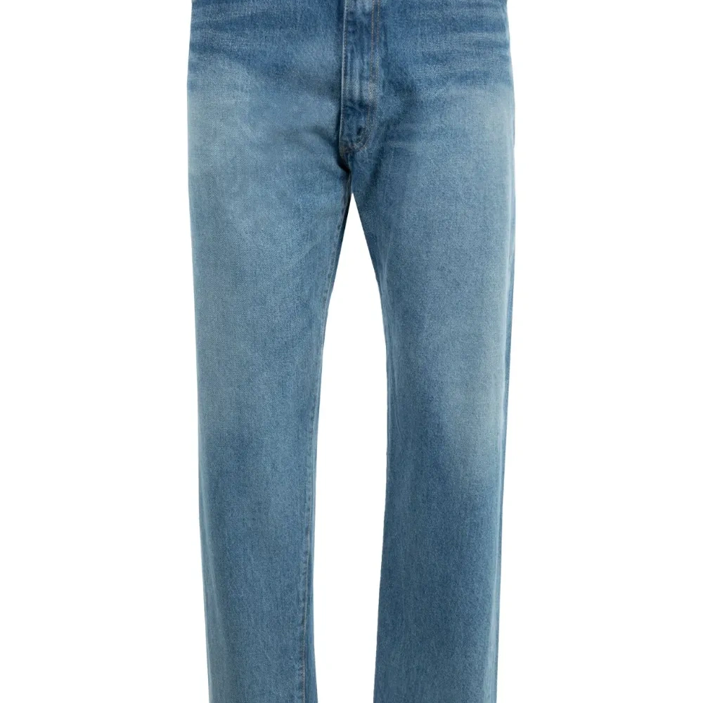 Прямые джинсы