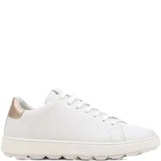 Кроссовки на шнуровке