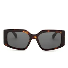 Солнцезащитные очки в квадратной оправе Солнцезащитные очки в квадратной оправе