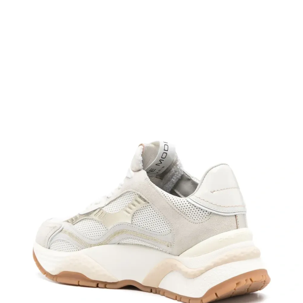 Кроссовки со вставками