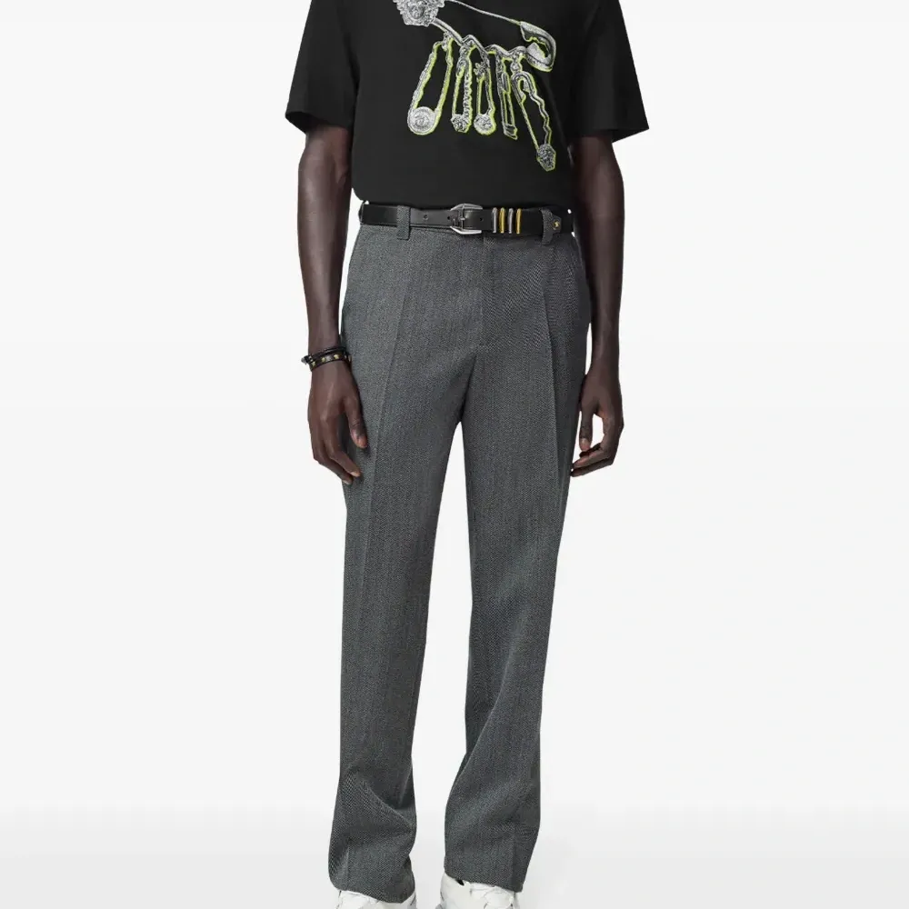 Футболка с декором Safety Pin