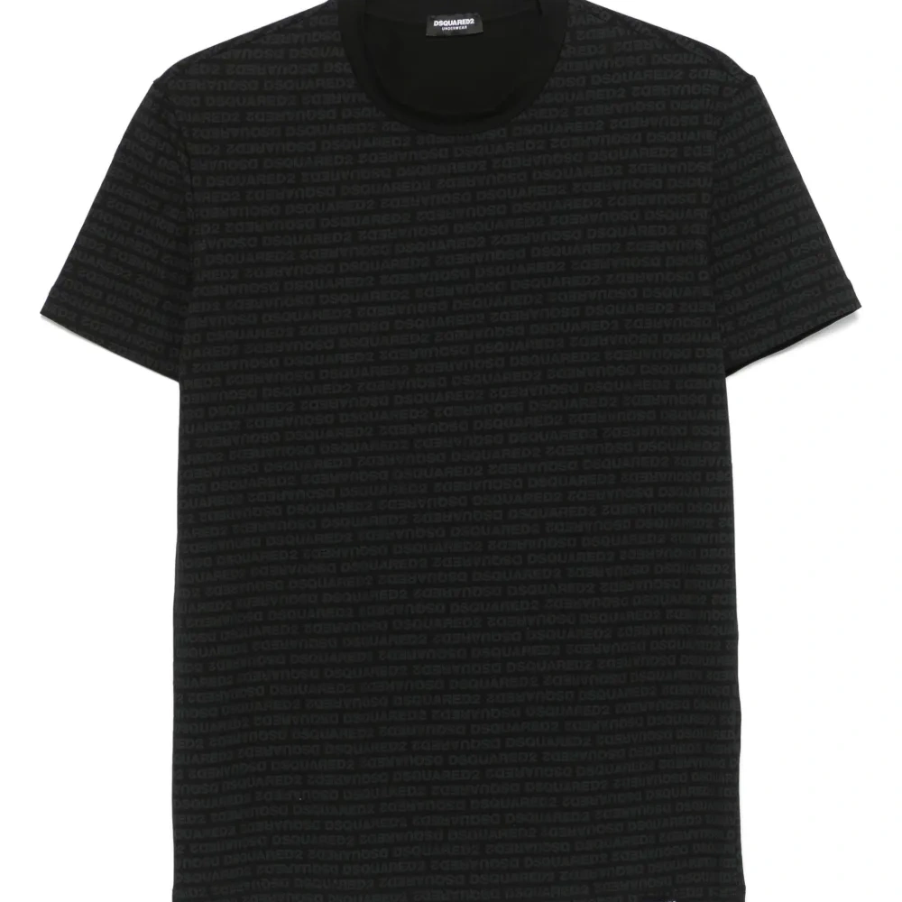 Футболка с логотипом