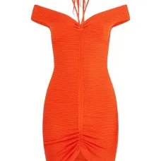 платье с открытыми плечами