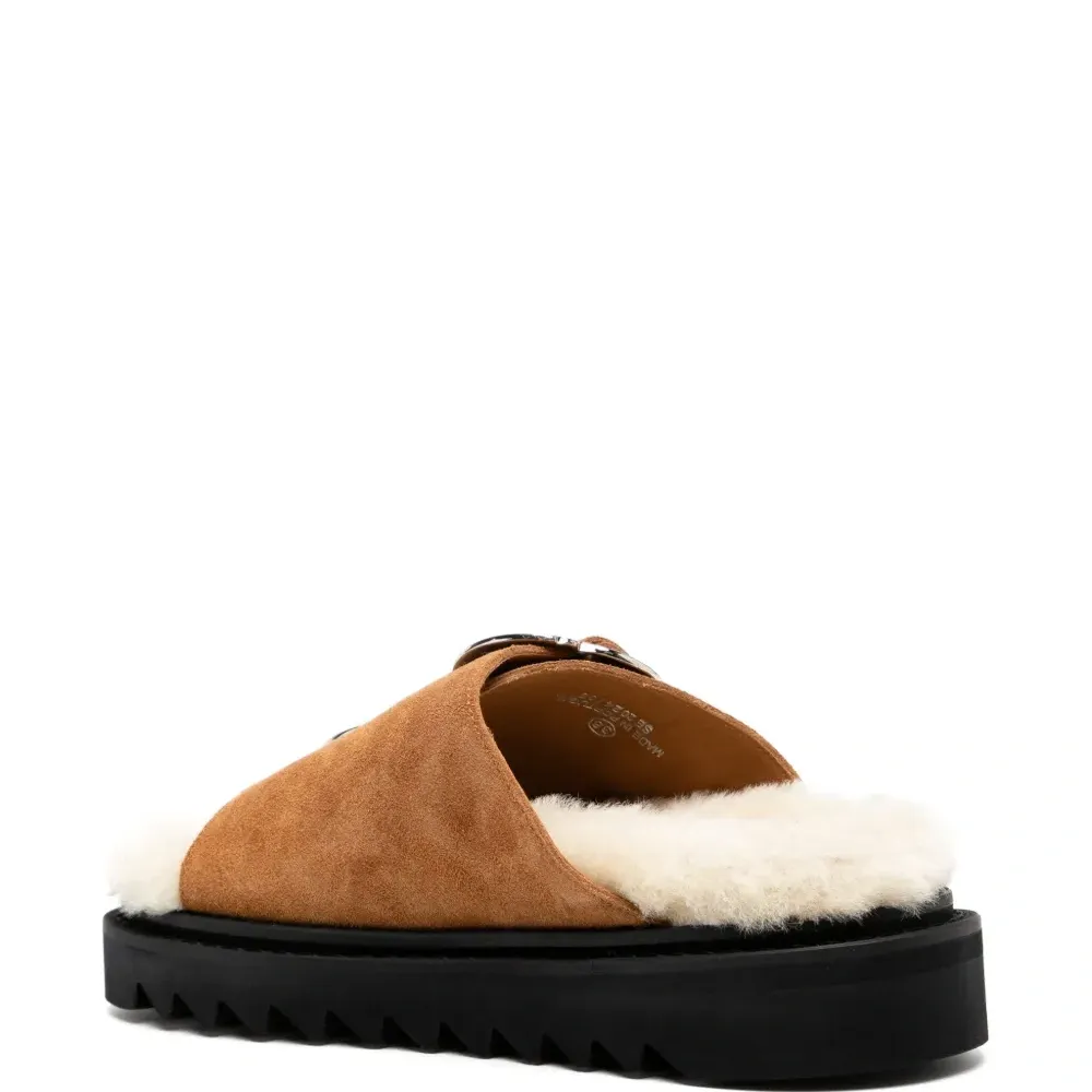 Сандалии с пряжками