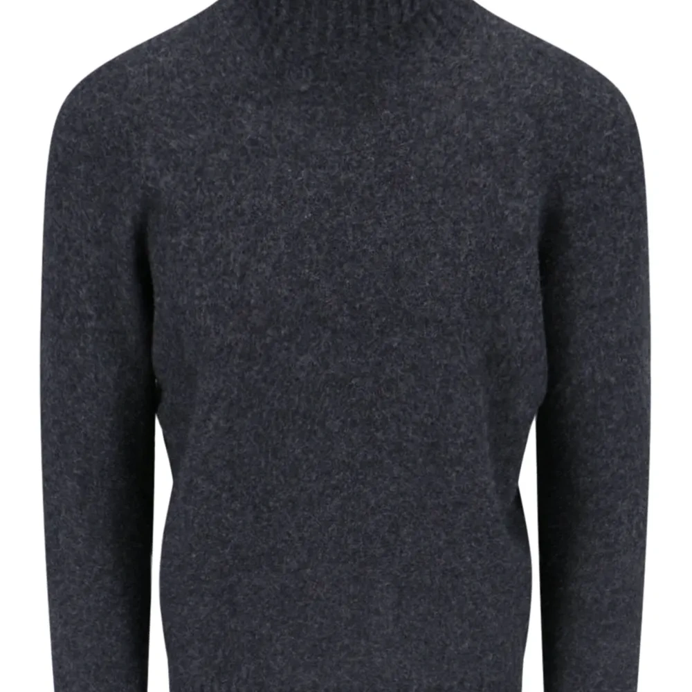 Шерстяной свитер