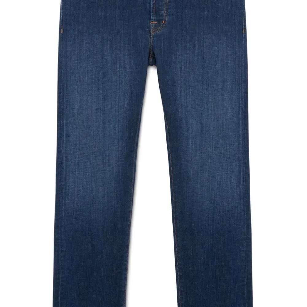 Прямые джинсы