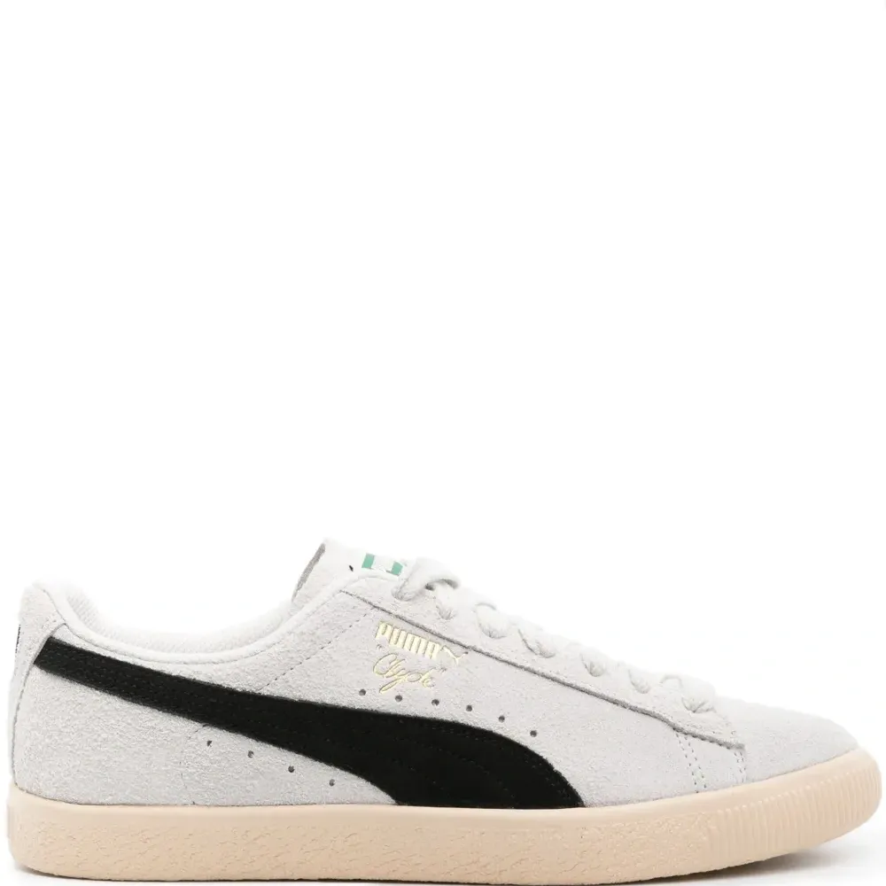 Кроссовки Clyde с тисненым логотипом