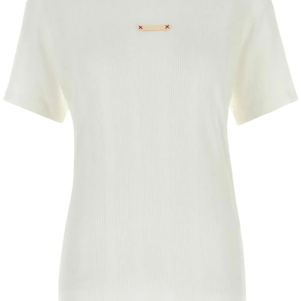 Футболка с нашивкой-логотипом