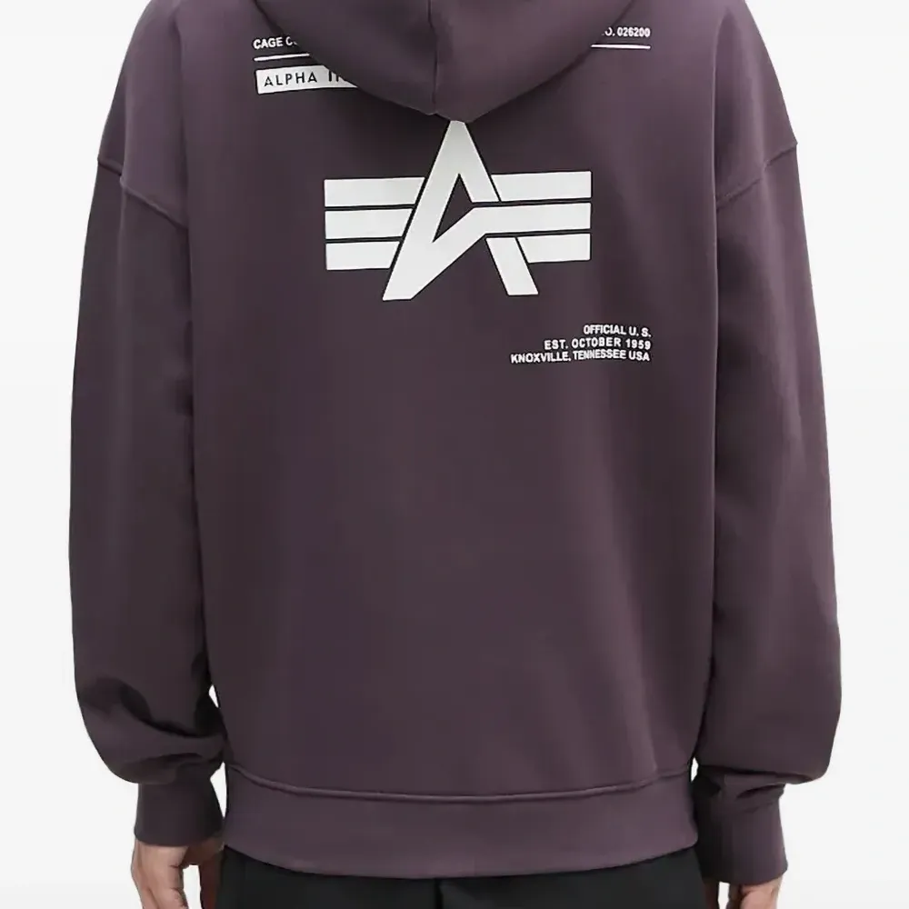 Толстовка с длинными рукавами