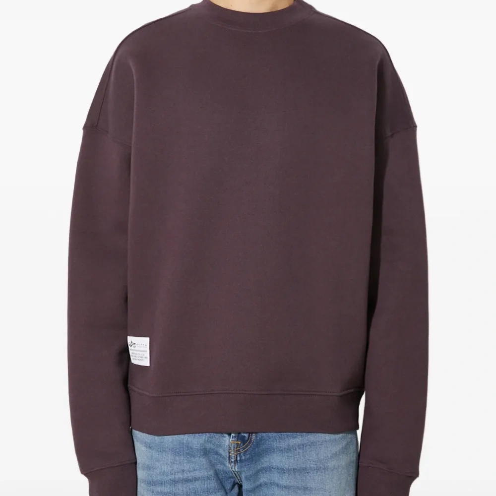 Свитер с круглым вырезом и логотипом