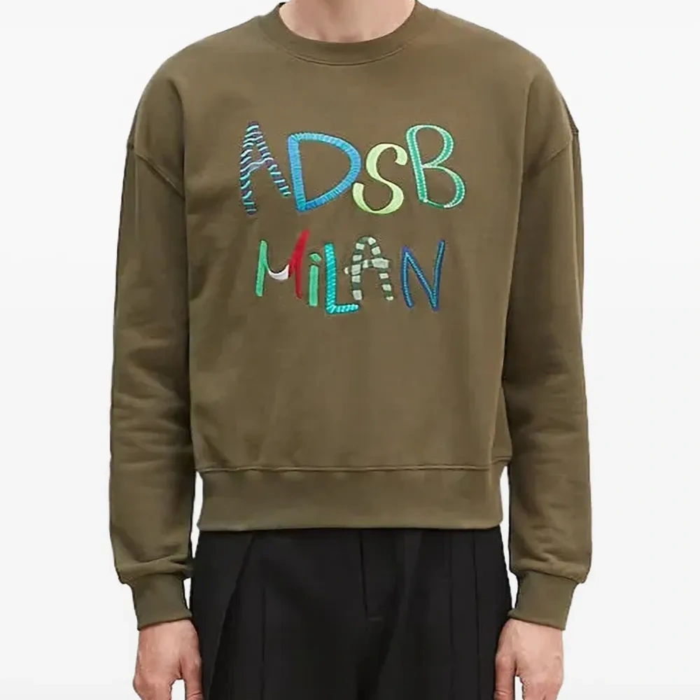 Толстовка с вышивкой