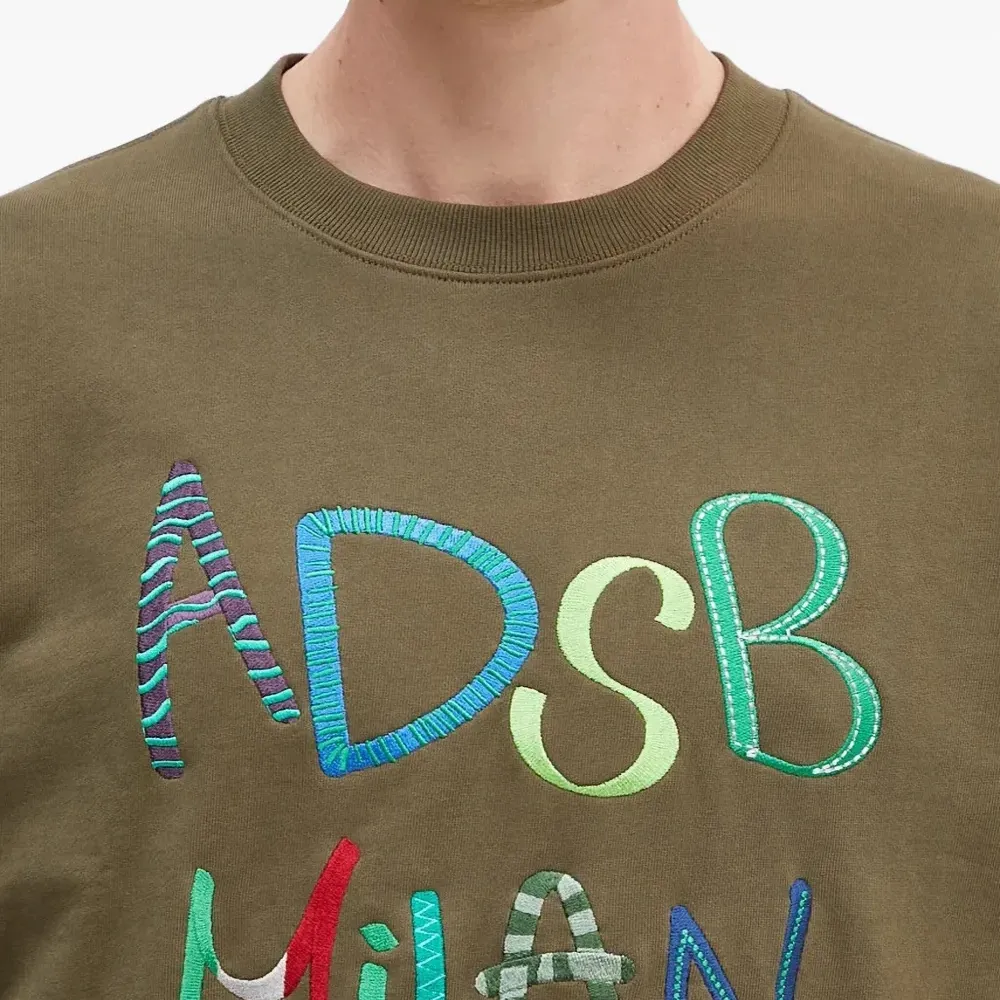 Толстовка с вышивкой