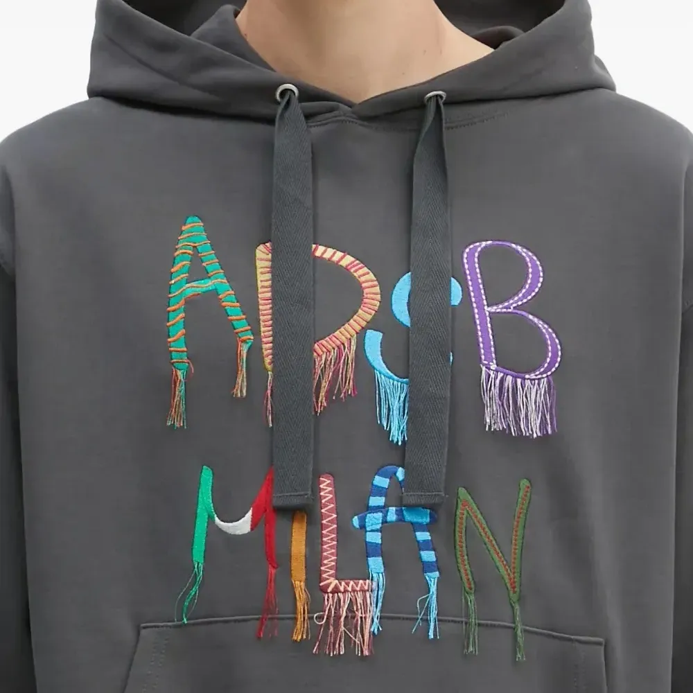 Худи с вышитым логотипом