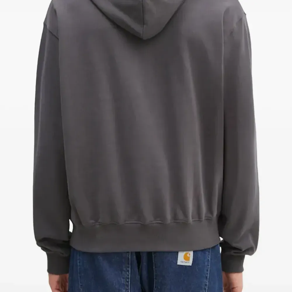 Худи с вышитым логотипом