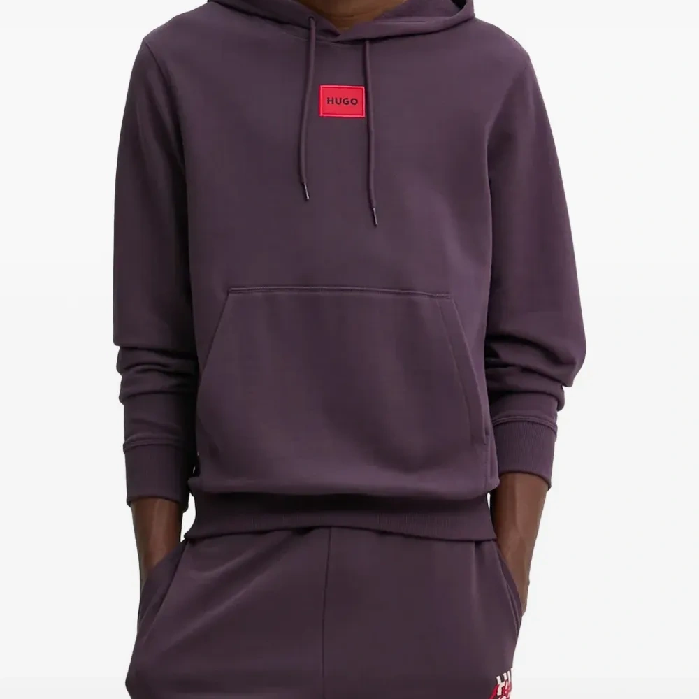 Худи с нашивкой-логотипом