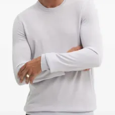 Свитер с круглым вырезом