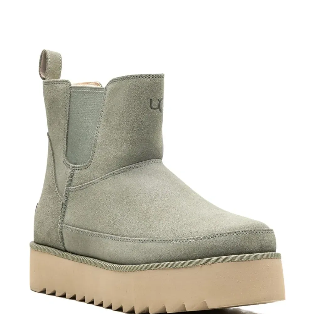 Ботинки челси на платформе