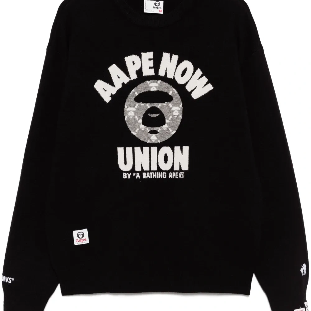 Джемпер с круглым вырезом и логотипом