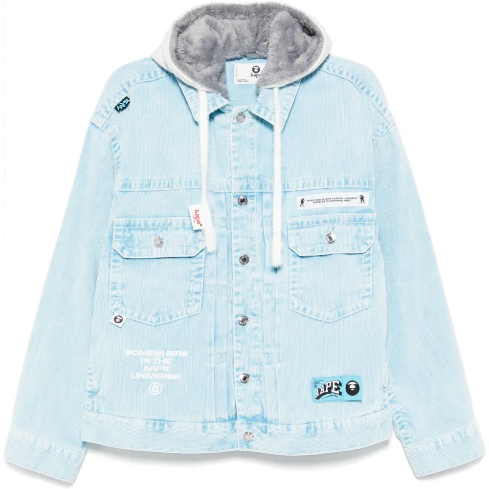 Куртка с капюшоном и логотипом