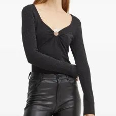 Топ с металлическим декором