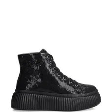 Кроссовки, украшенные пайетками