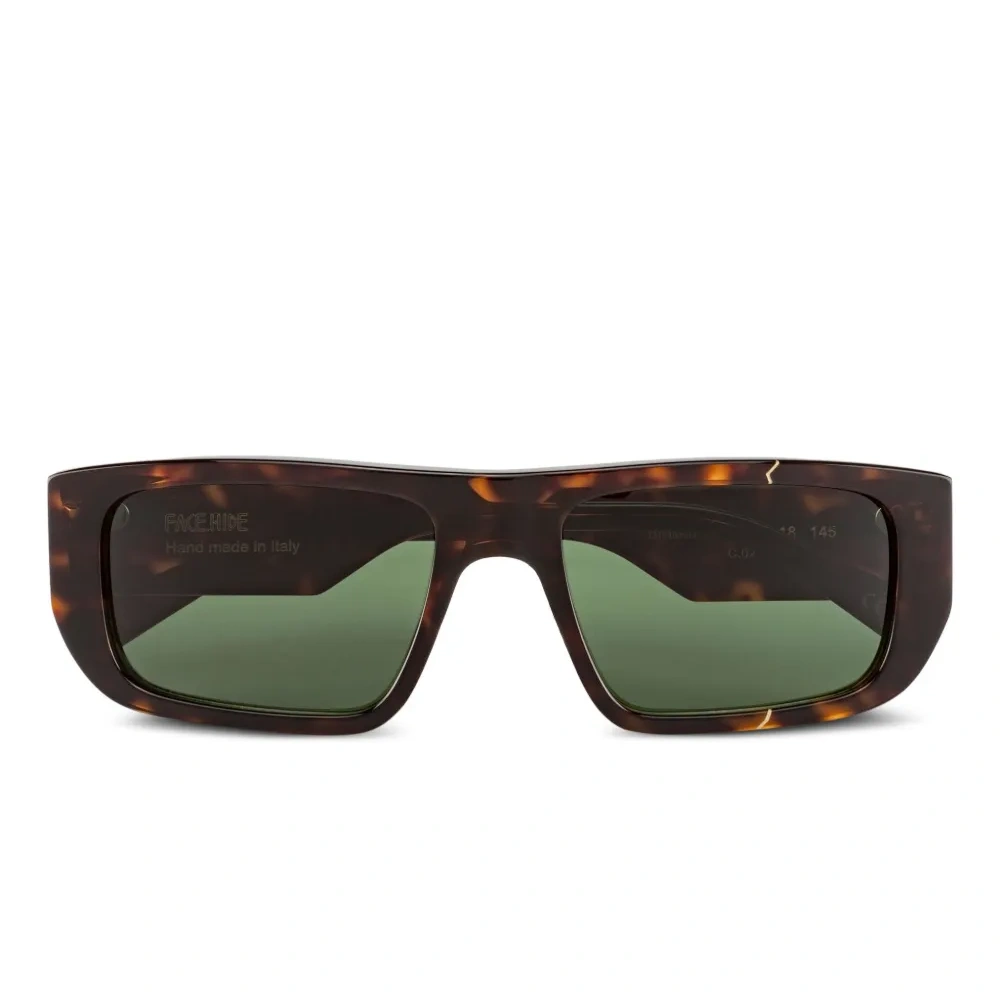 Солнцезащитные очки в прямоугольной оправе