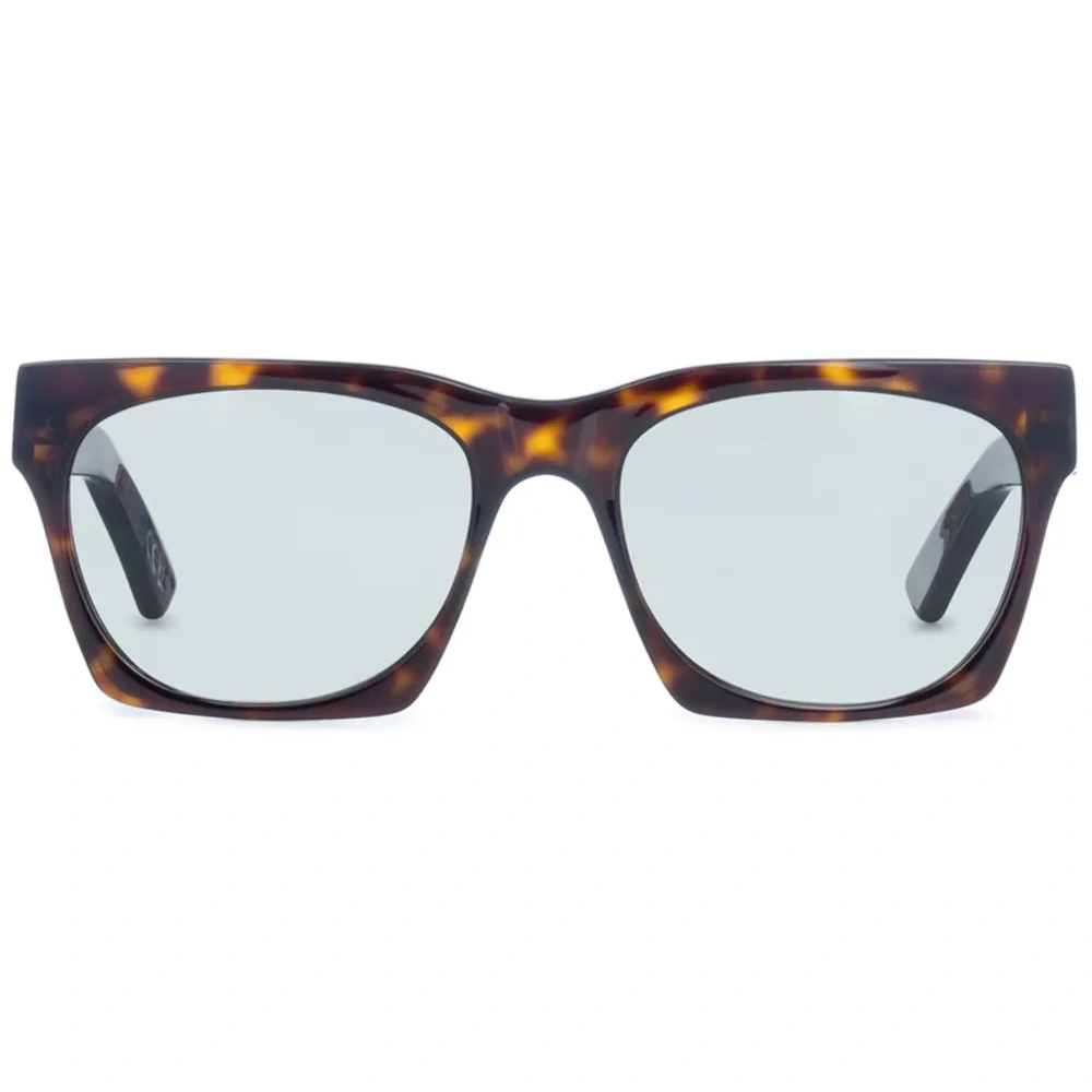 Солнцезащитные очки трапециевидной формы