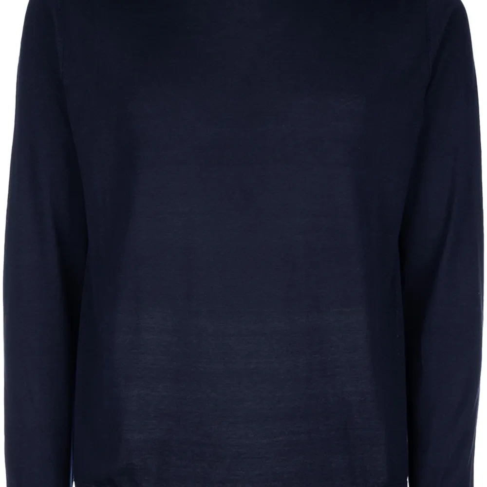 Свитер с круглым вырезом