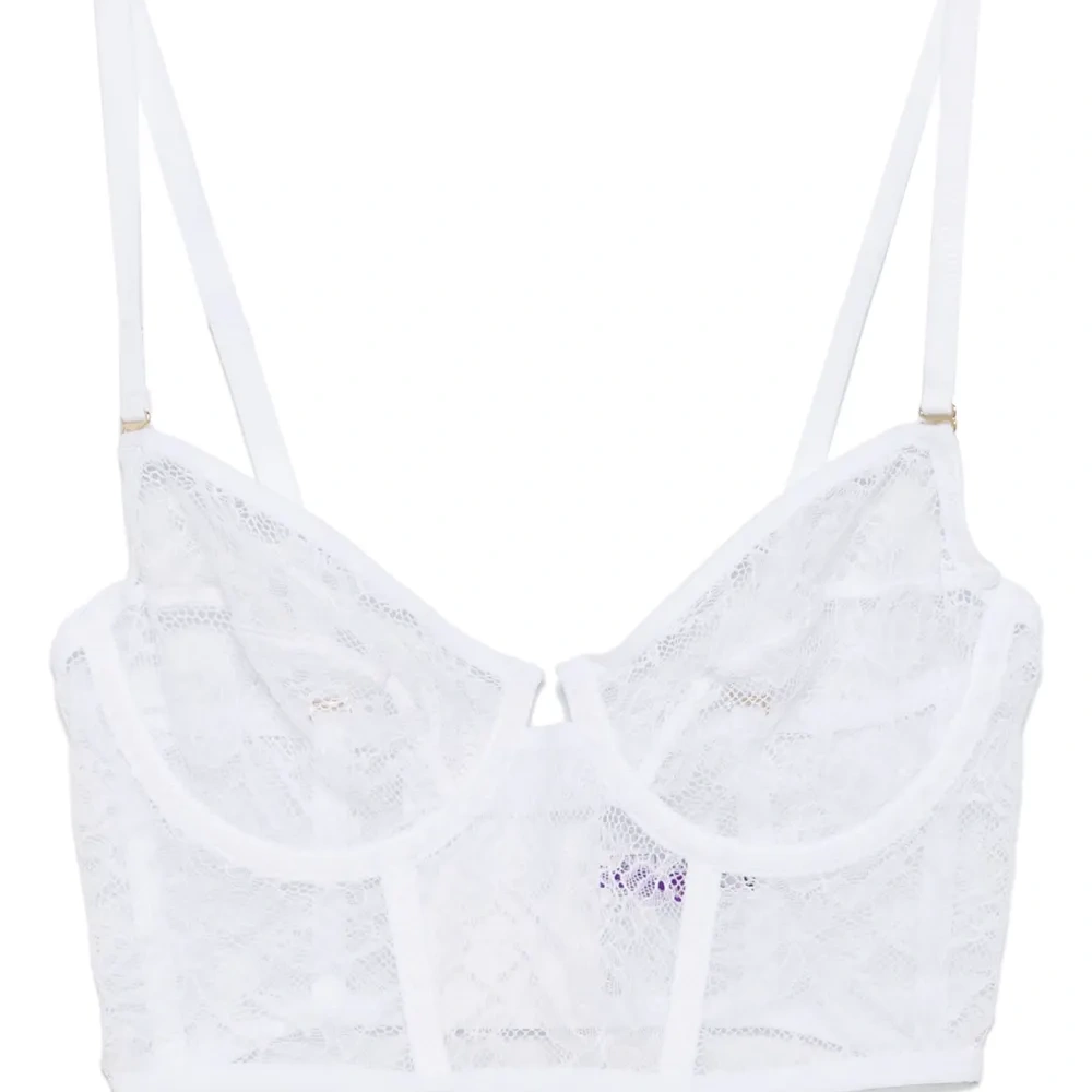 Бюстгальтер-балконет