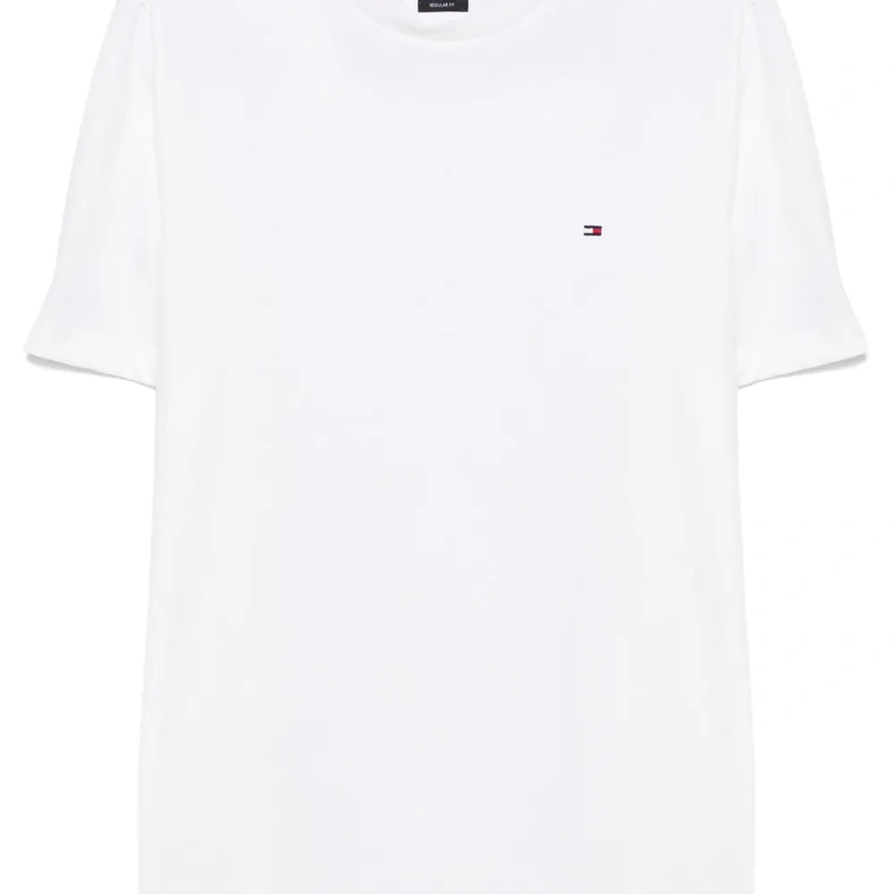 Футболка с вышитым логотипом