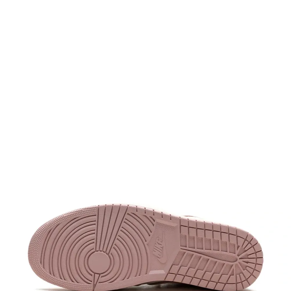 Кроссовки Air Jordan 1 High Method of Make - Pink Oxford/Atmosphere/Phantom/Legend Light Brown Кроссовки Air Jordan 1 High Method of Make - Pink Oxford/Atmosphere/Phantom/Legend Light Brown