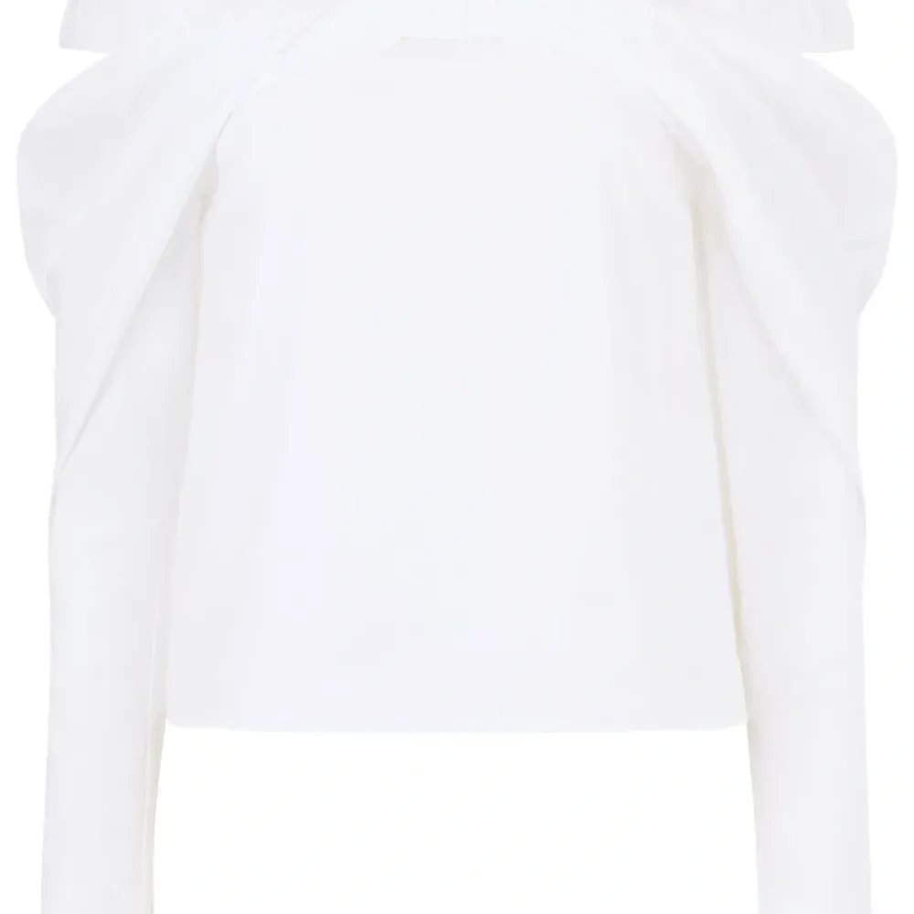 Блузка с открытыми плечами