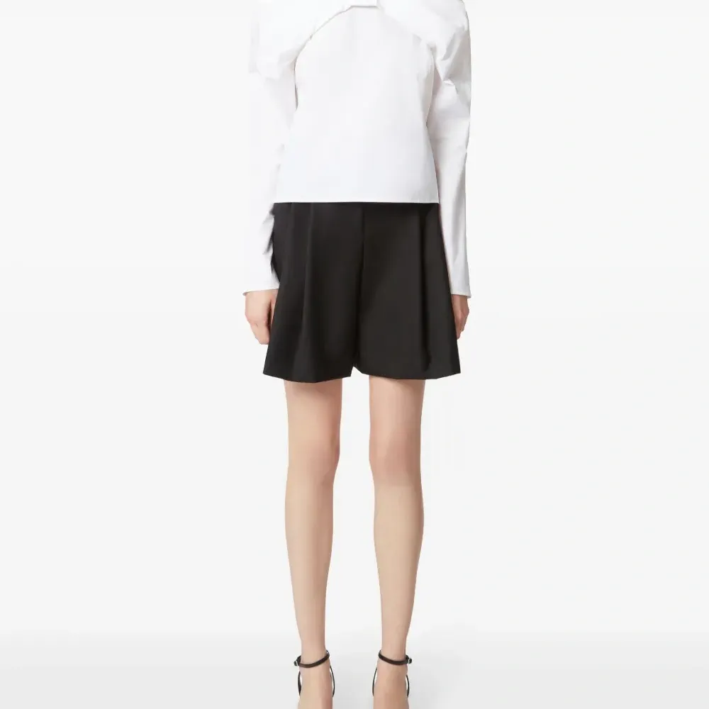 Блузка с открытыми плечами