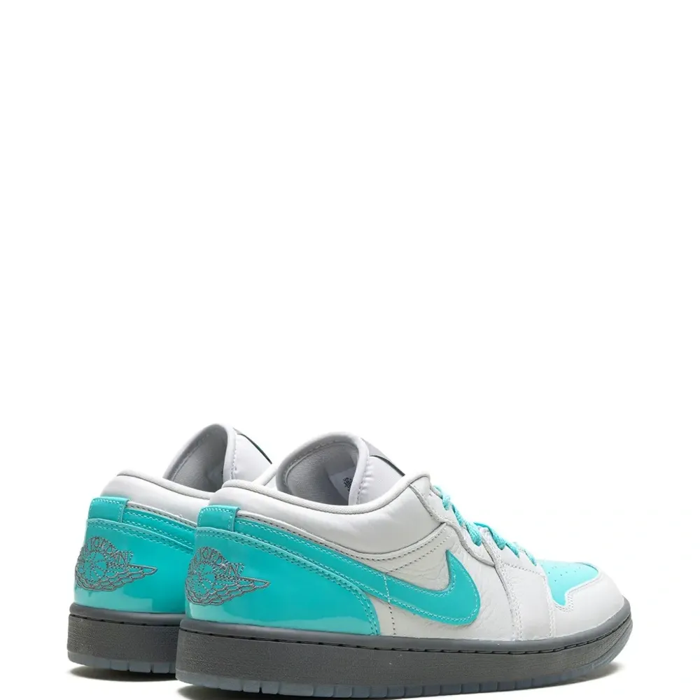 Кроссовки Air Jordan 1