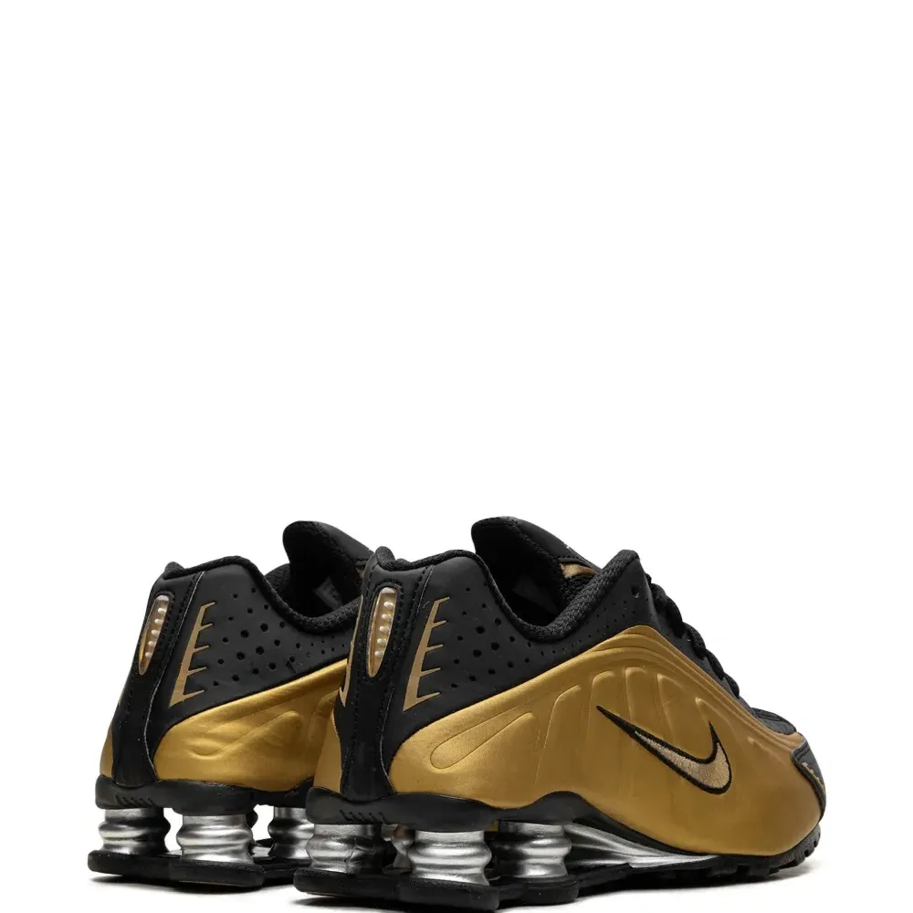 Кроссовки Shox R4 Black/Metallic Gold