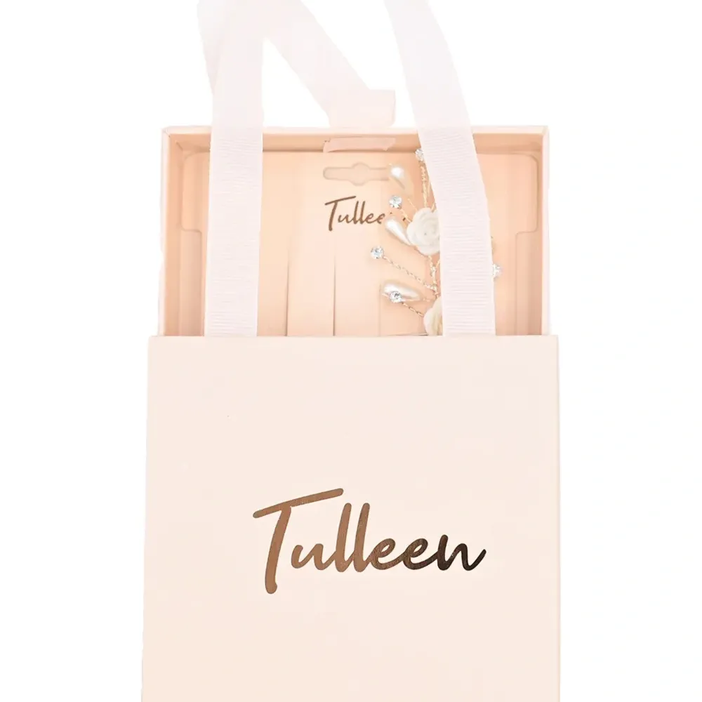 Невидимка с цветочным декором