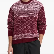 Свитер с узором и круглым вырезом