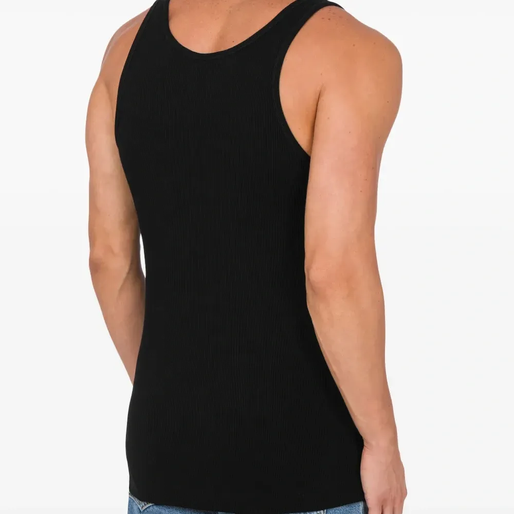 Топ с вышитым логотипом