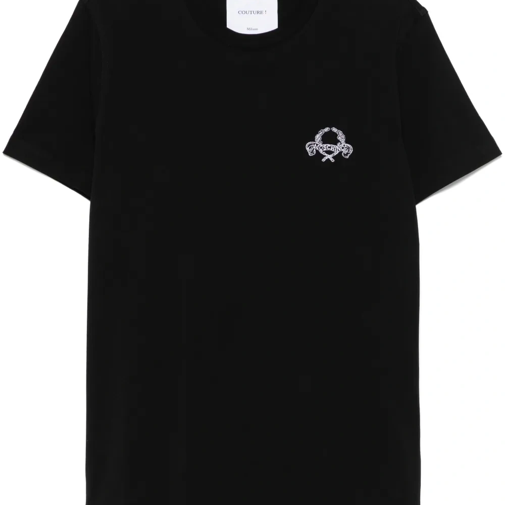 Футболка с вышитым логотипом