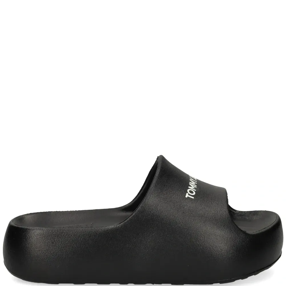 Шлепанцы с логотипом Шлепанцы с логотипом