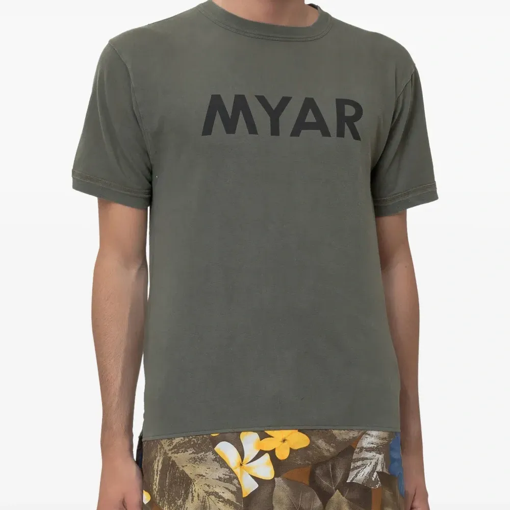 Футболка с логотипом