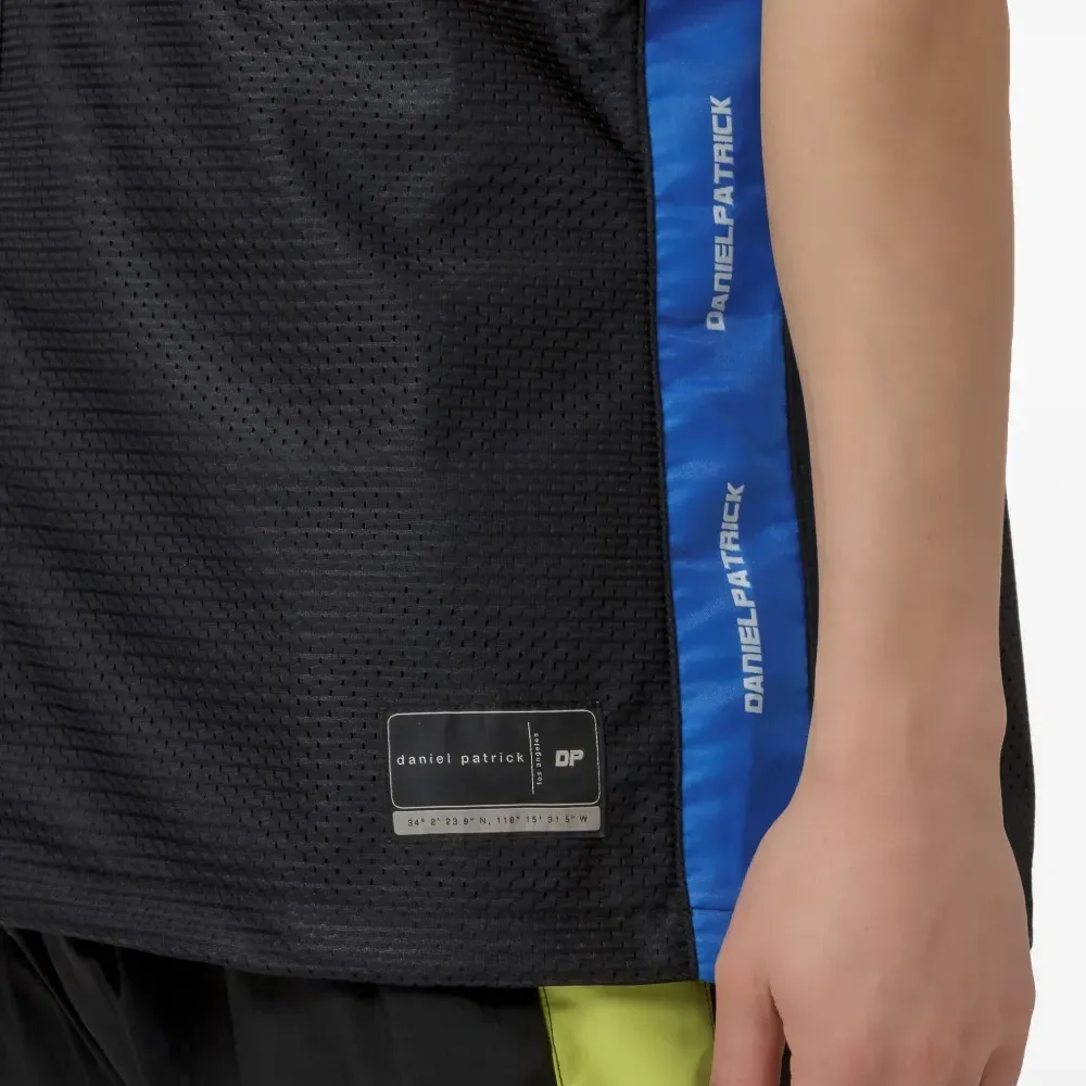 топ с логотипом топ с логотипом