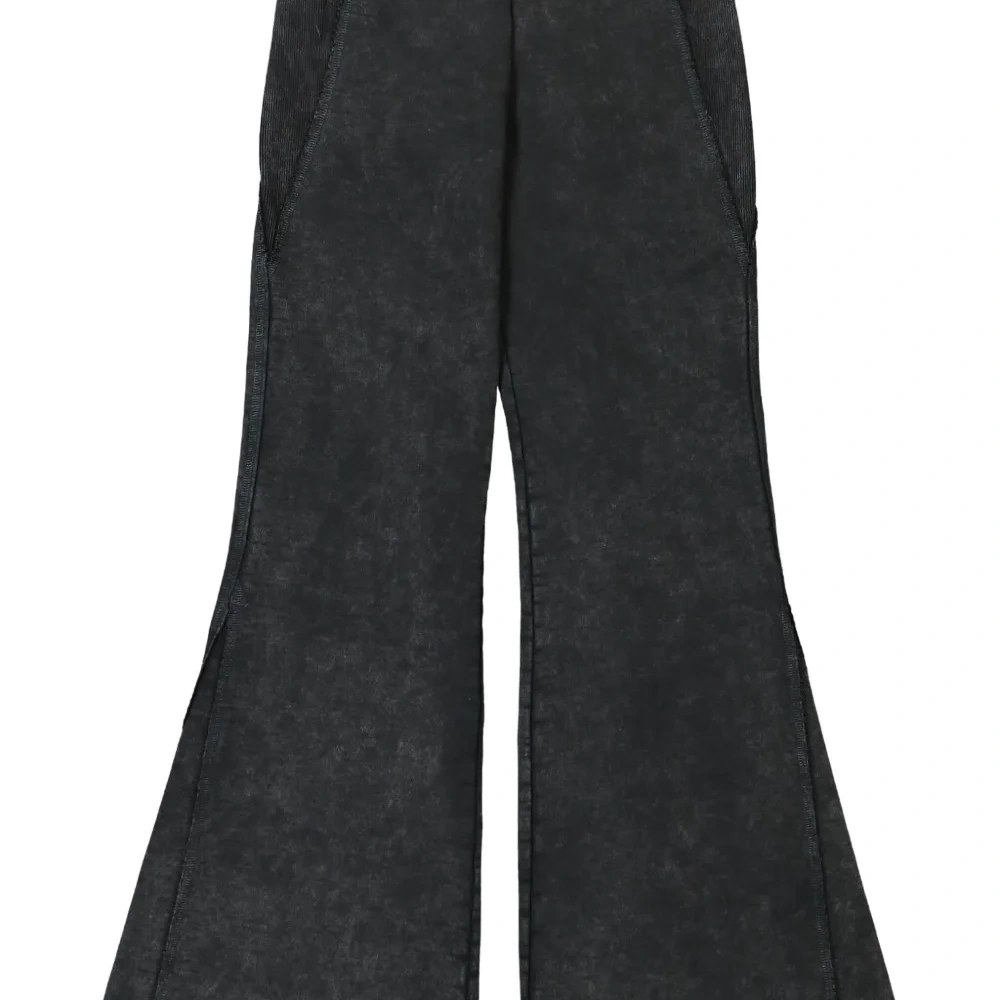 Расклешенные спортивные брюки